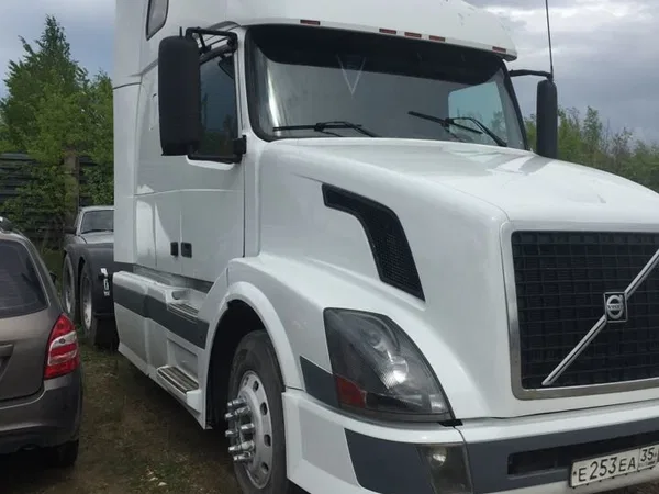 Седельный тягач Volvo VNL 670