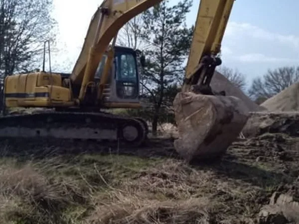Гусеничный экскаватор New Holland