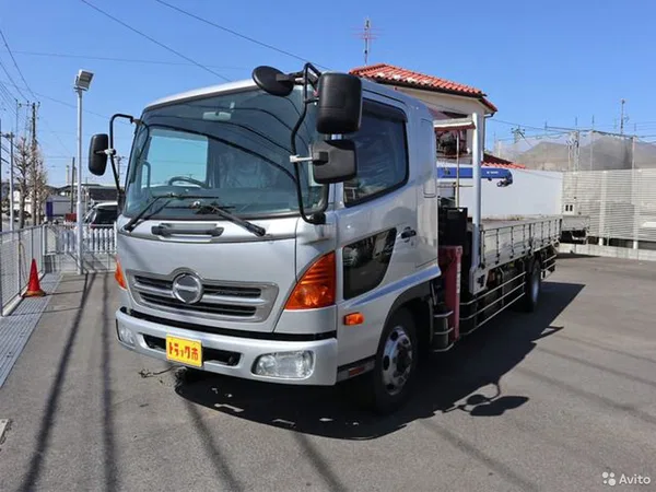 Бортовой грузовик с КМУ HINO Ranger