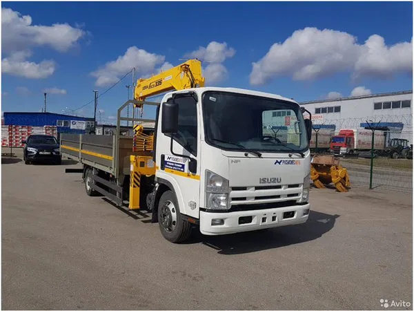 Бортовой грузовик с КМУ ISUZU NPR75L-M с КМУ Soosan SCS335 Std
