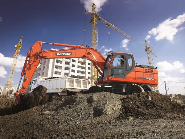 Колесный экскаватор Doosan DX190WA