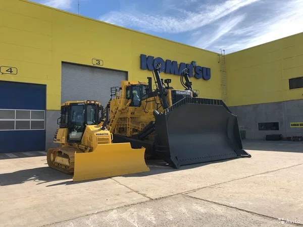 Гусеничный бульдозер Komatsu D475
