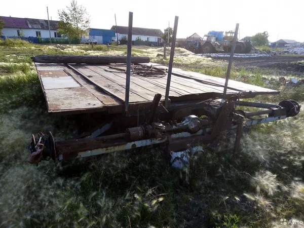 Тракторный прицеп (скирдавоз)