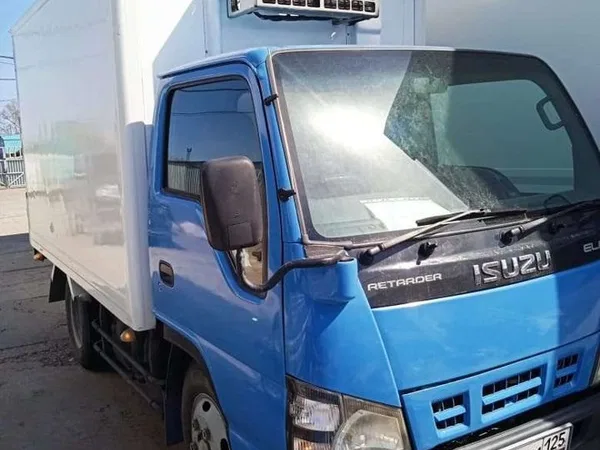 Рефрижераторный фургон Isuzu