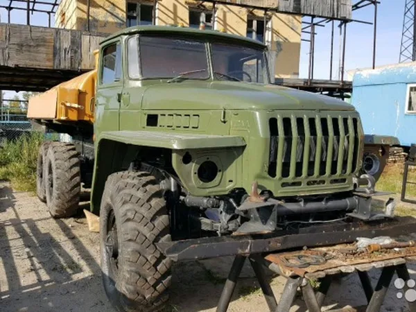 Бензовоз УРАЛ 4320 (насос+пистолет)