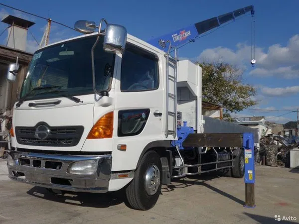 Бортовой грузовик с КМУ HINO Ranger