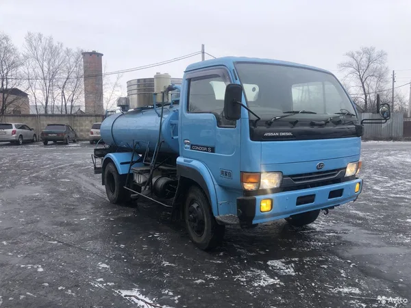 Ассенизатор Nissan Diesel