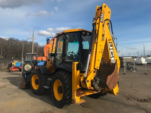 Экскаватор-погрузчик JCB 4cx