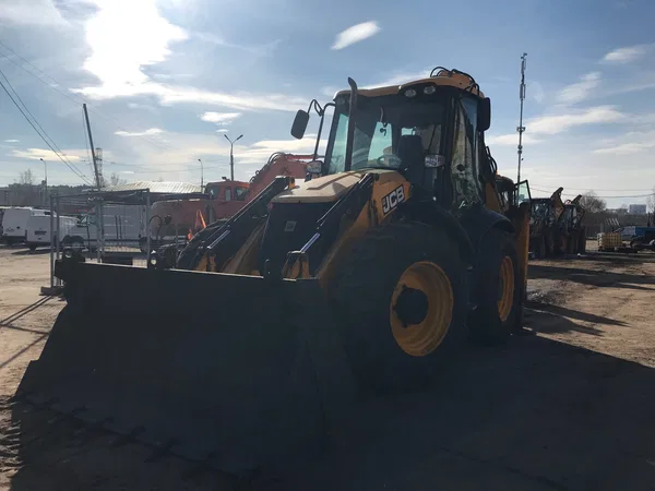 Экскаватор-погрузчик JCB 4CX