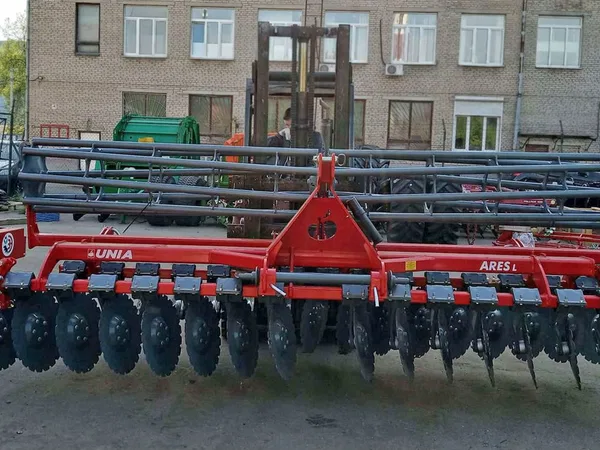 Дисковая борона Unia Ares L