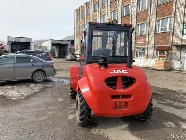 Вилочный погрузчик JAC Off-Road (вездеход)
