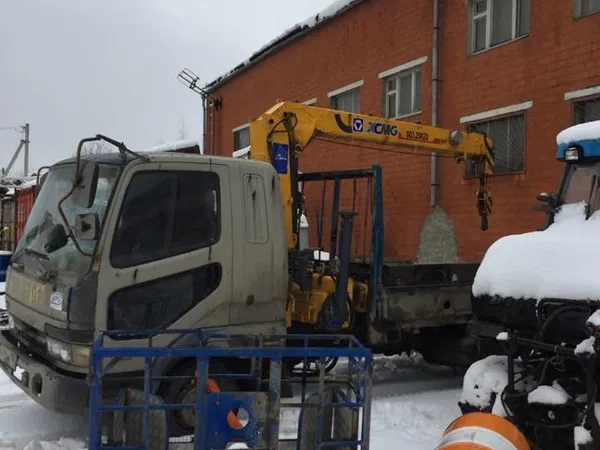 Бортовой грузовик с КМУ Mitsubishi Fuso