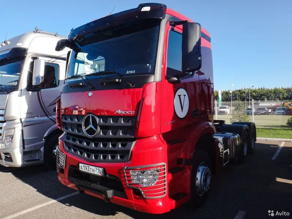 Седельный тягач Mercedes-Benz Arocs 3345 LS
