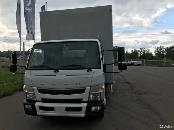 Тентованный автомобиль Mitsubishi Fuso Canter