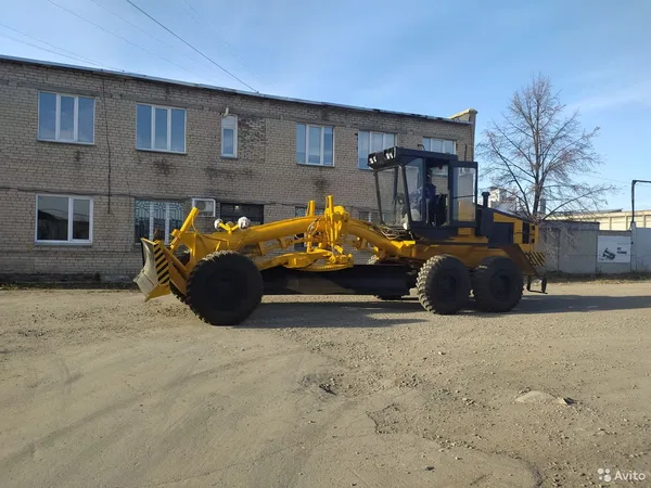Автогрейдер ЧЗСМ ДЗ-98