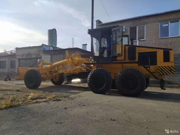 Автогрейдер ЧЗСМ ДЗ-98