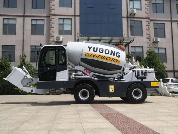 Самоходный бетоносмеситель Yugong SDM2500
