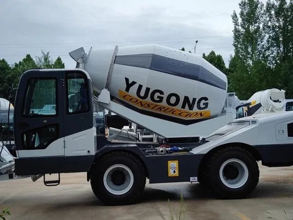 Самоходный бетоносмеситель Yugong SDM3000