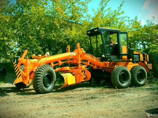 Автогрейдер ЧЗСМ ДЗ-98