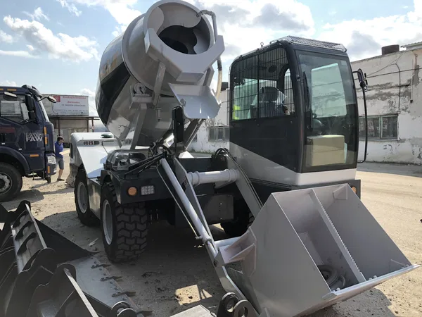Самоходный бетоносмеситель Yugong SDM3500