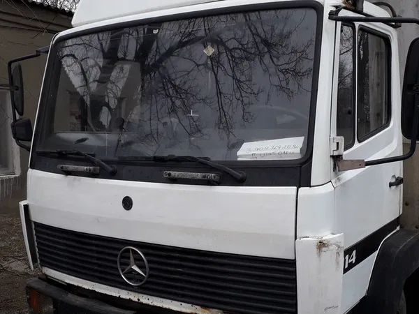 Грузовой фургон Mercedes-Benz 814 (914)