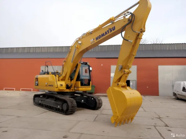 Гусеничный экскаватор Komatsu PC210-10M0