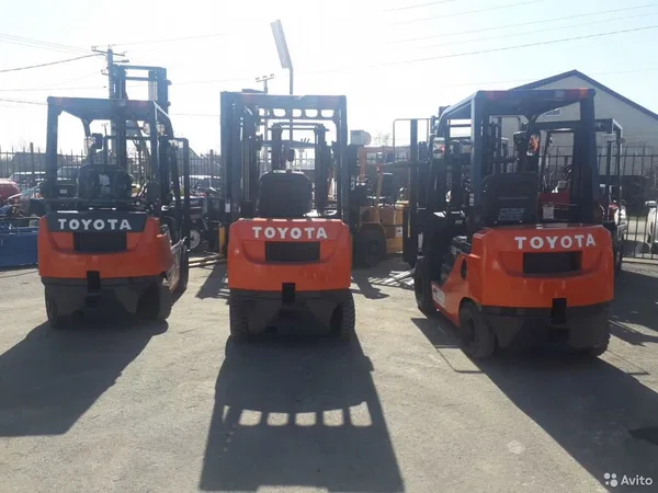 Вилочный погрузчик Toyota