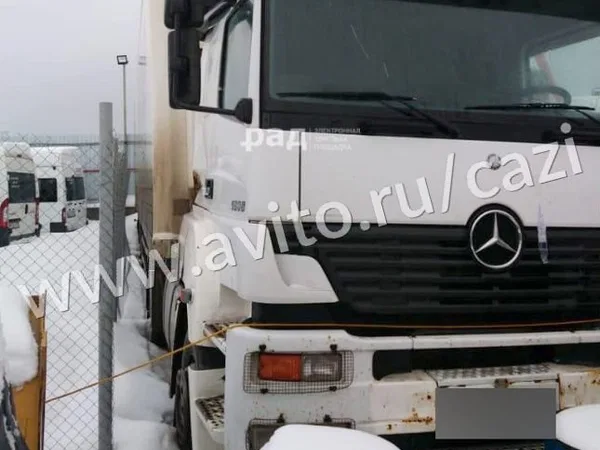 Седельный тягач Mercedes-Benz 1835 Axor