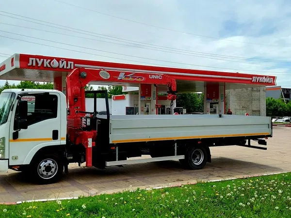 Бортовой грузовик с КМУ ISUZU NQR90