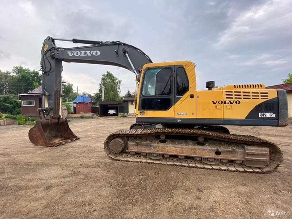 Гусеничный экскаватор Volvo EC290Blc