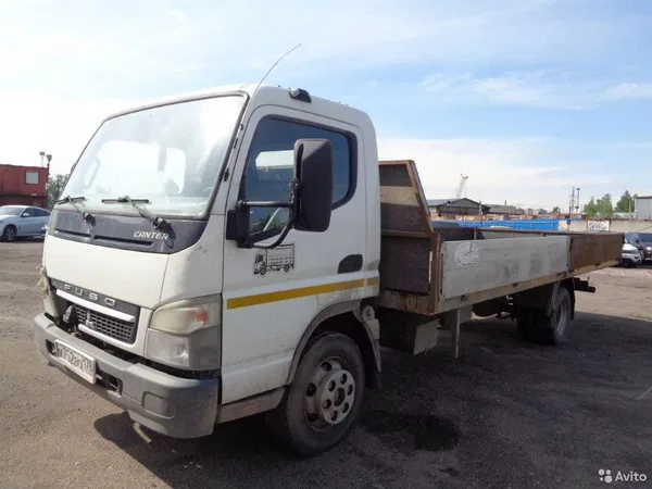 Бортовой автомобиль Mitsubishi Fuso