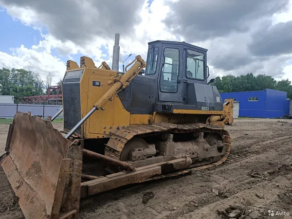 Гусеничный бульдозер Shantui SD23