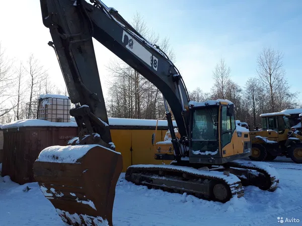 Гусеничный экскаватор Volvo EC220DL