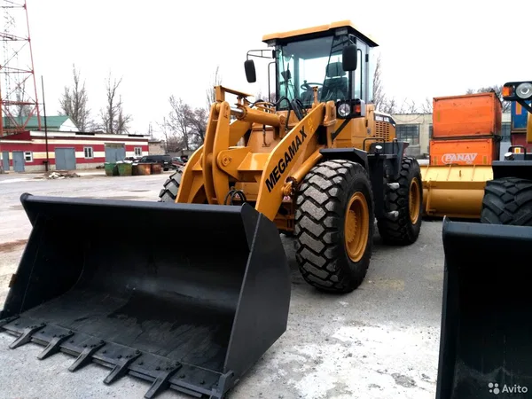 Фронтальный погрузчик MegaMax GL400H