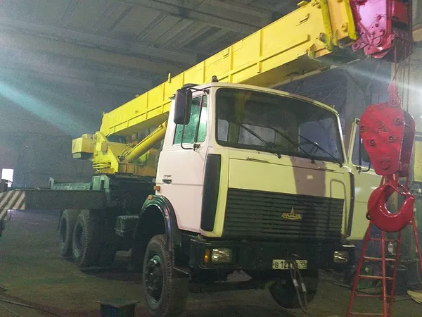 Автокран Ивановец КС-45717А-1