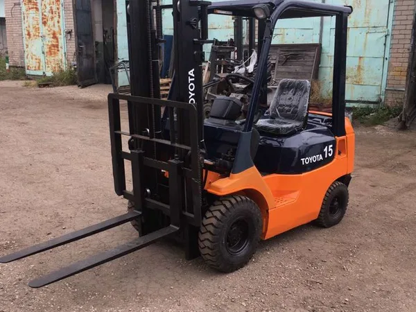 Вилочный погрузчик Toyota 02-7FG15