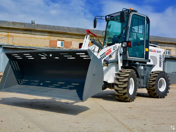 Фронтальный погрузчик GoodWork LX180F