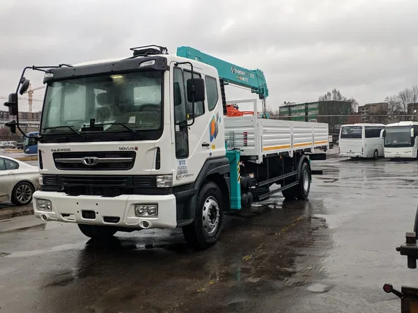 Бортовой грузовик с КМУ TATA DAEWOO NOVUS с КМУ HKTC HLC-7016L