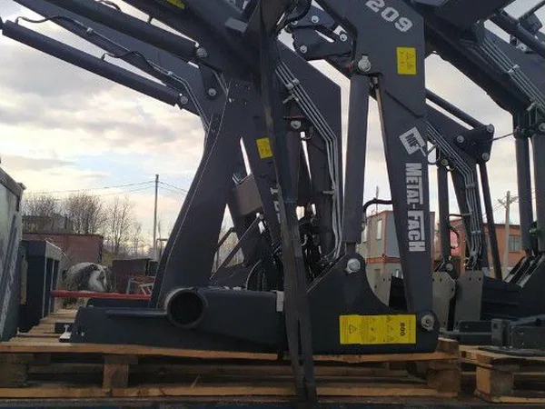 Навесной погрузчик (кун) Metal-Fach T-209