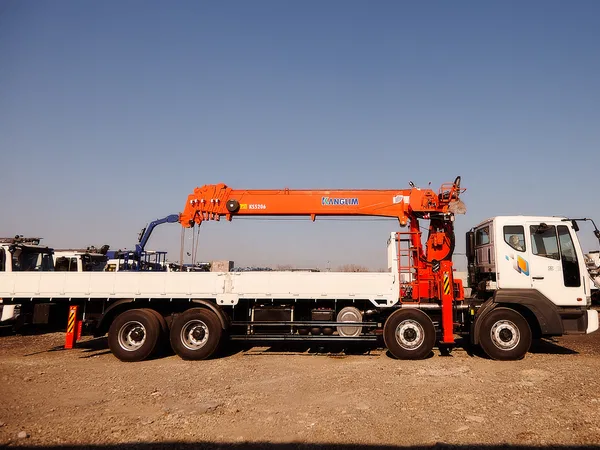 Бортовой грузовик с КМУ TATA DAEWOO с КМУ Kanglim KS5206