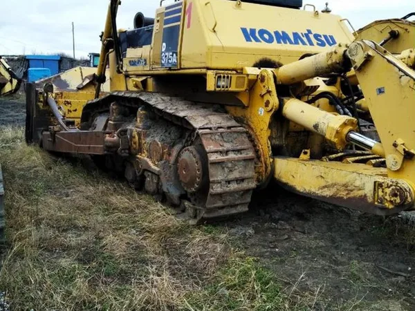 Гусеничный бульдозер Komatsu D375A-5