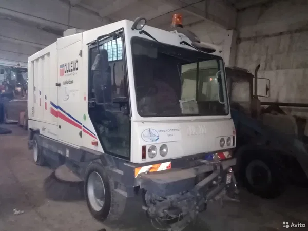 Вакуумная подметально-уборочная машина Dulevo 5000 EVO