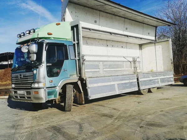 Грузовой фургон Hino Profia