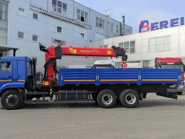 Бортовой грузовик с КМУ КамАЗ 65117 с КМУ Inman IT-150