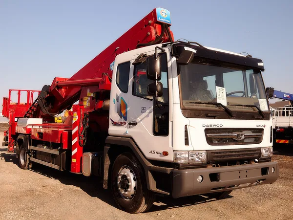 Автовышка TATA DAEWOO с АГП Horyong SKY450SF 45 м.