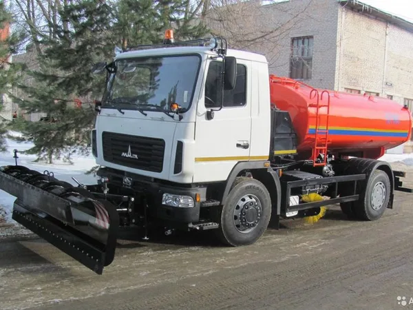 Поливомоечная машина КО-806-21 на шасси МАЗ 5340С2-525-013