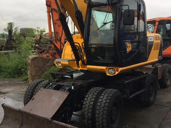 Колесный экскаватор JCB160