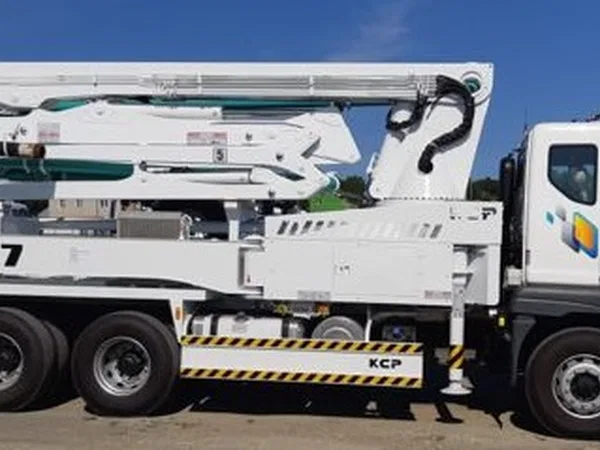 Автобетононасос KCP 37ZX5170 на шасси Daewoo Novus