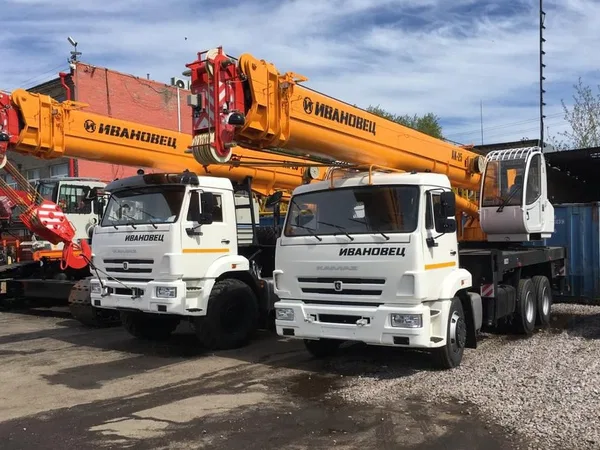 Автокран Ивановец КС-45717К-3 на шасси КамАЗ 43118