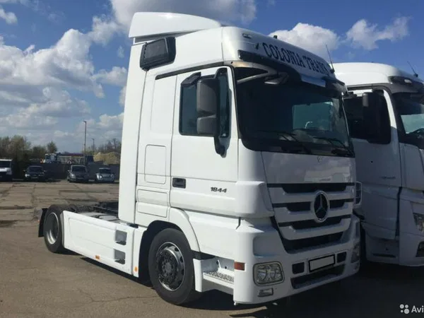 Седельный тягач Mercedes-Benz Actros 1844